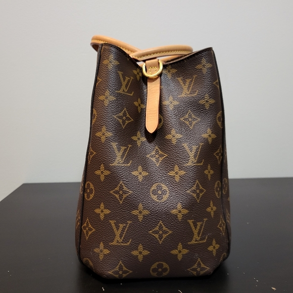 *SOLD*LV MONTAIGNE GM - Picture 3 of 15